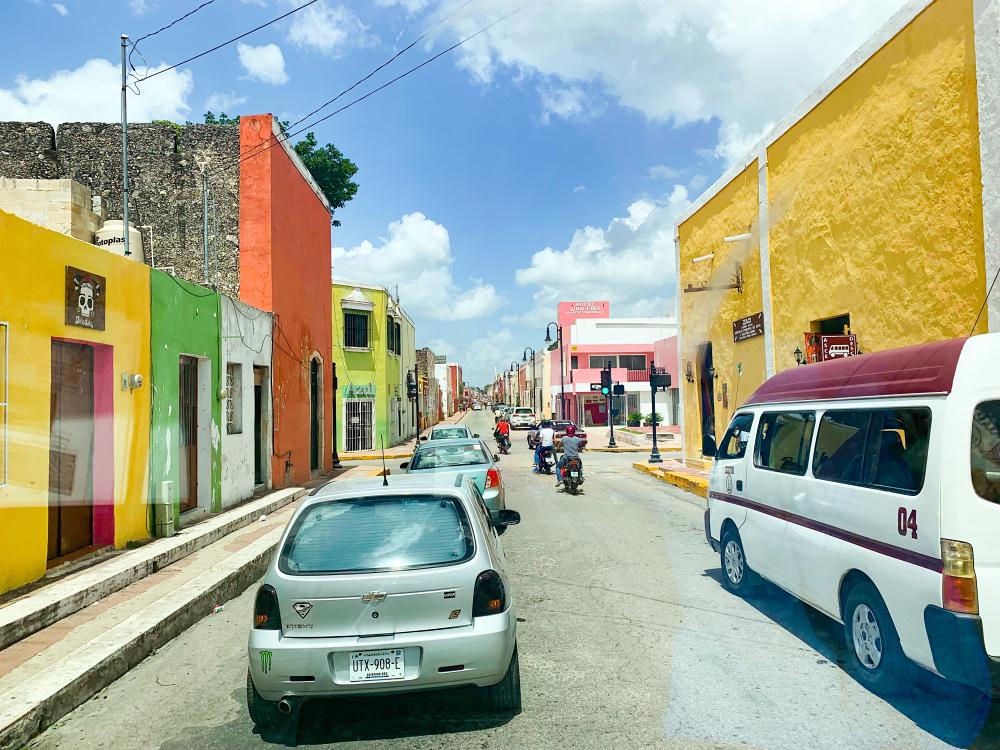 Fargerike gater i Campeche