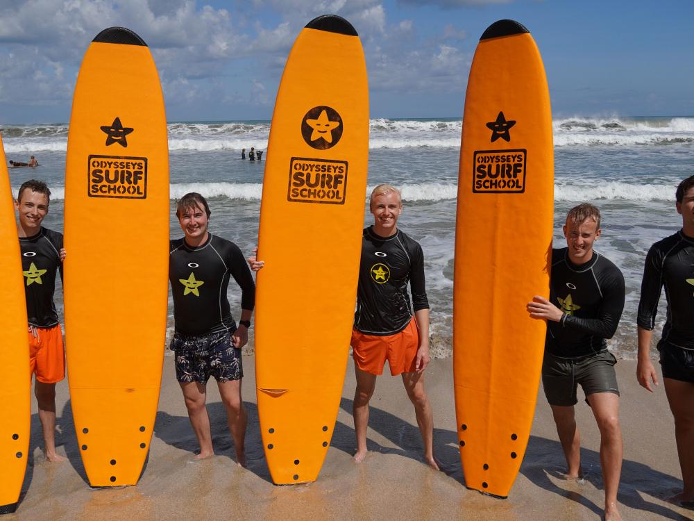 Surfing på Kuta Beach