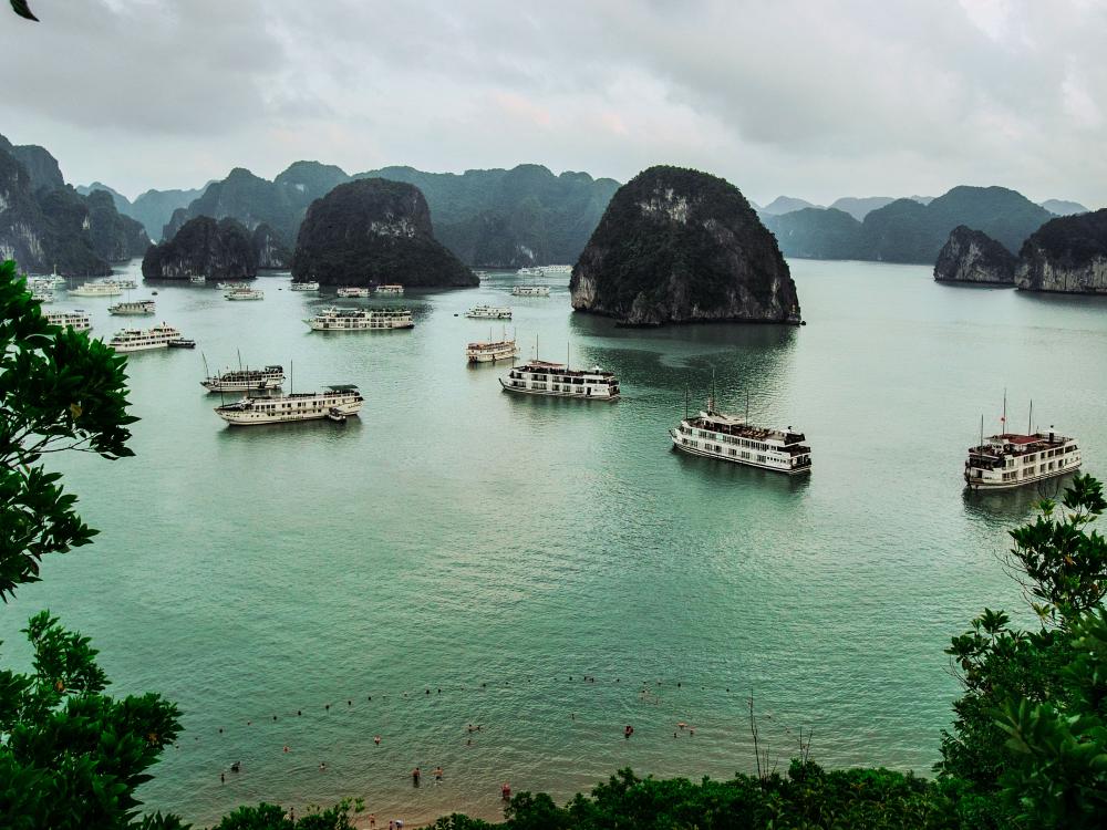 Halong-bukten i Vietnam