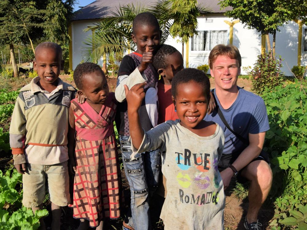 Besøk i landsbyen Mto wa Mbu