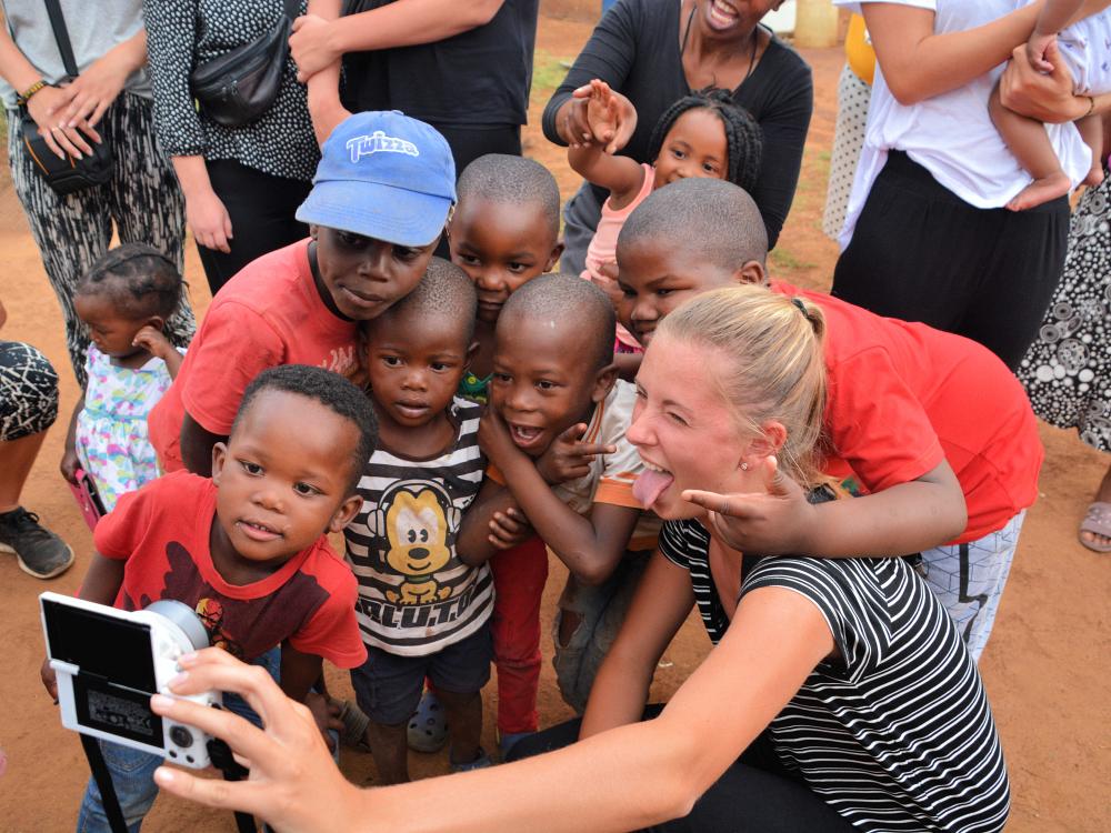 Selfie med barn i Township