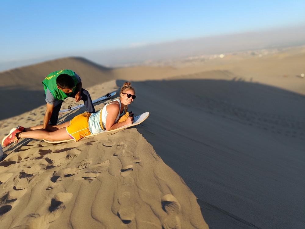Sandboarding i ørkenen