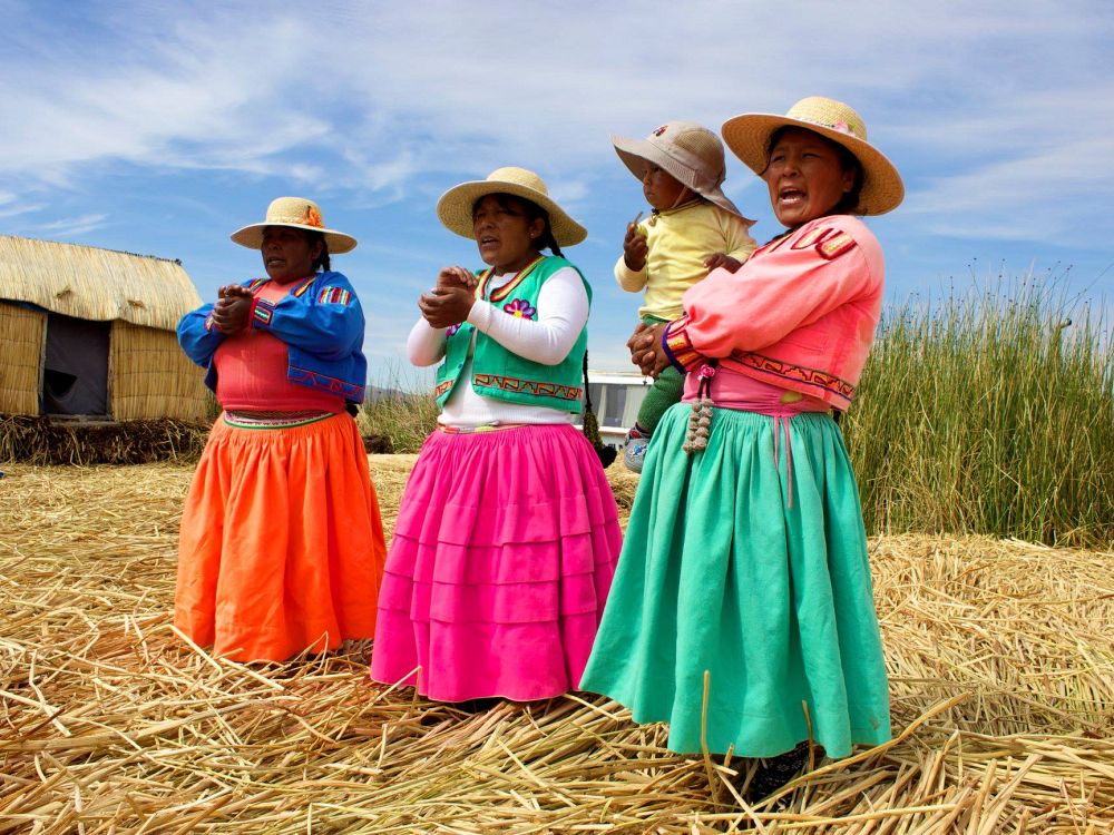 Besøk de flytende øyene i Peru