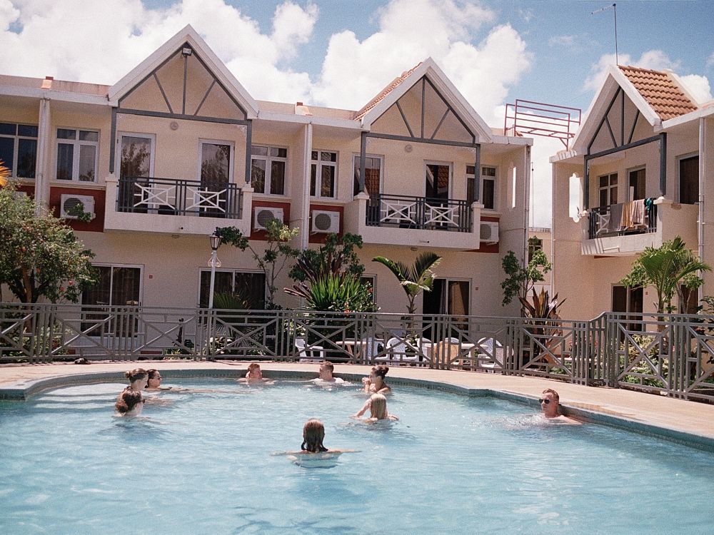 Bo i leilighet med pool på Mauritius
