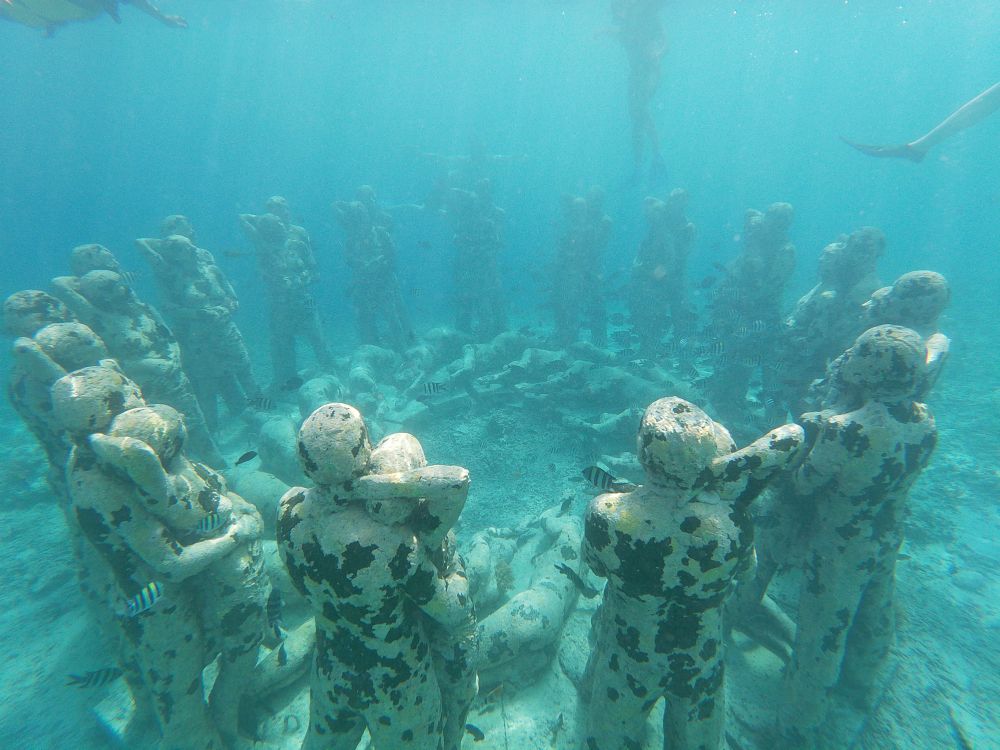 Snorkling ved undervannsskulpturer på Gili