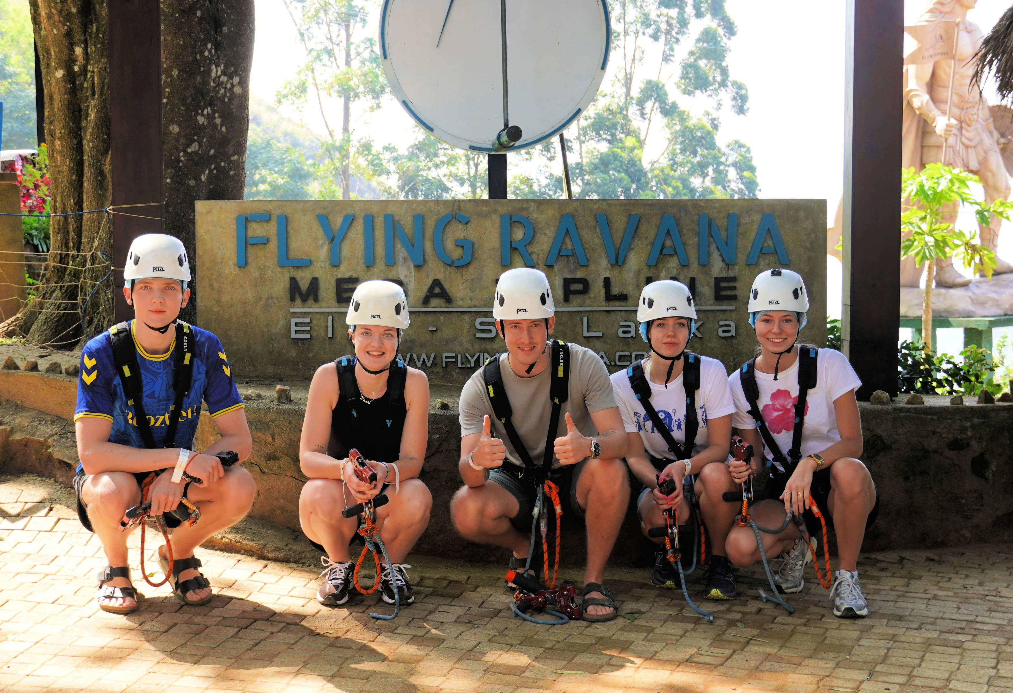 Klar for zipline i Ella