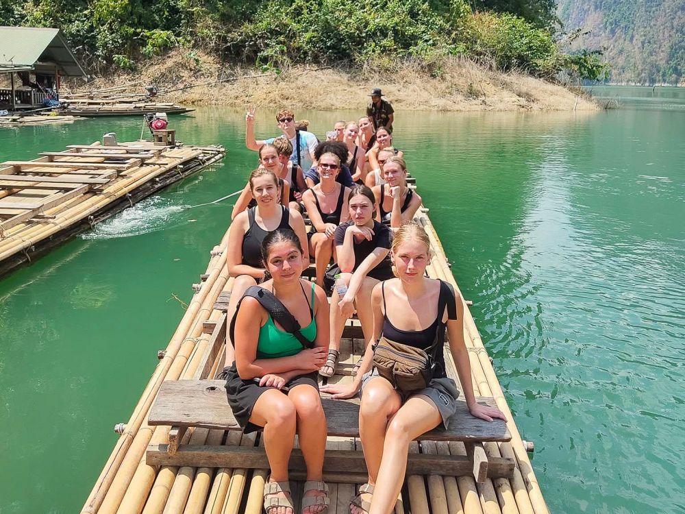 Seil gjennom Khao Sok sitt vakre landskap
